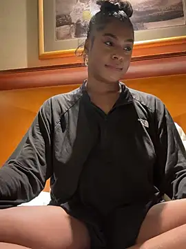 CandyLuxxxx online show from 01/13/25, 07:43