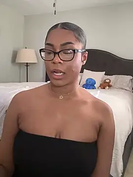 CandyLuxxxx online show from 02/04/25, 07:11