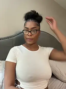 CandyLuxxxx online show from 03/05/25, 10:32