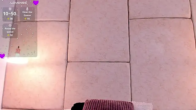 aisha vs online show from 02/25/25, 12:03