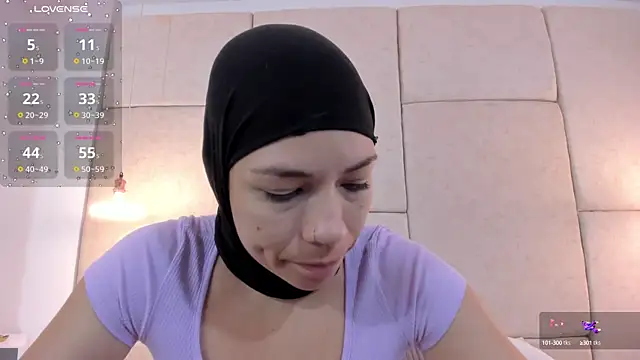 aisha vs online show from 09/23/25, 12:41