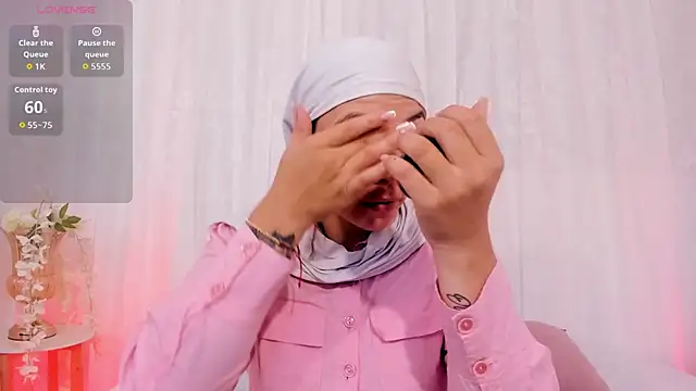 aisha vs online show from 04/23/26, 01:13