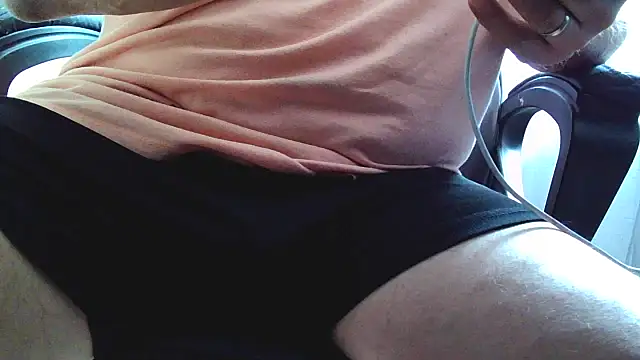 Snapshot of scorvierge@xh chatting on 05/13/26, 10:56 scorviergexh online show from 05/13/26, 10:56