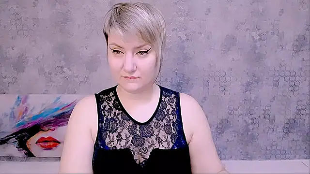 Snapshot of Djullia chatting on 02/08/25, 06:12 Djullia online show from 02/08/25, 06:12