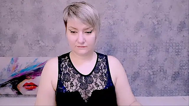 Snapshot of Djullia chatting on 02/14/25, 06:12 Djullia online show from 02/14/25, 06:12
