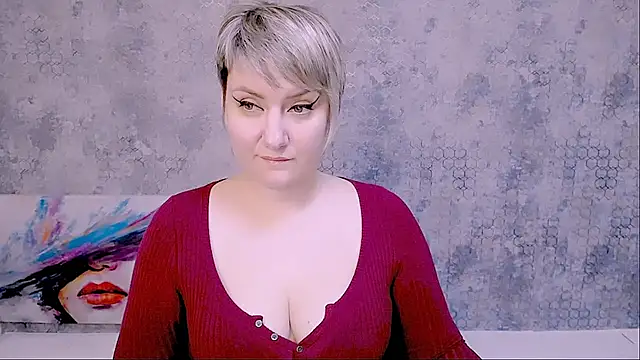 Snapshot of Djullia chatting on 02/15/25, 12:22 Djullia online show from 02/15/25, 12:22