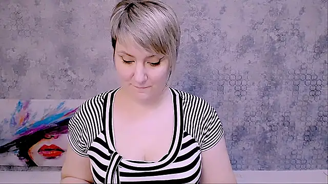 Snapshot of Djullia chatting on 02/23/25, 12:27 Djullia online show from 02/23/25, 12:27
