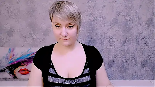 Snapshot of Djullia chatting on 03/13/25, 12:13 Djullia online show from 03/13/25, 12:13