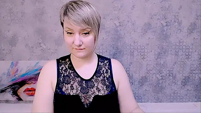 Snapshot of Djullia chatting on 03/21/25, 12:17 Djullia online show from 03/21/25, 12:17
