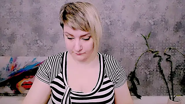 Djullia online show from 04/23/26, 05:52