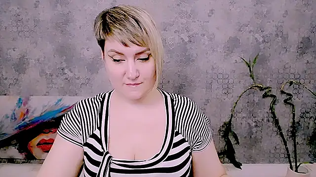 Djullia online show from 04/23/26, 12:29