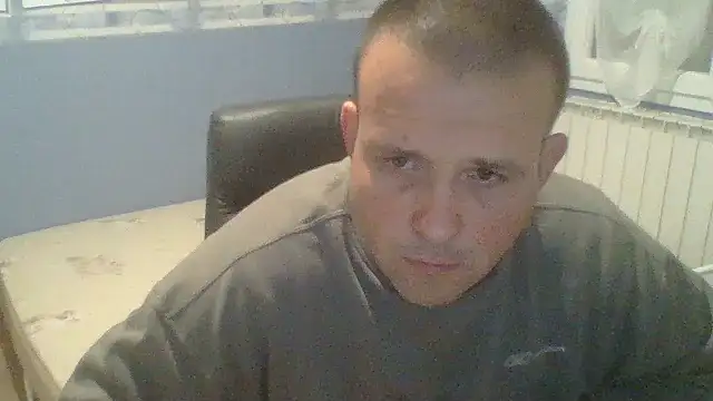 manubm03 online show from 10/24/25, 06:26