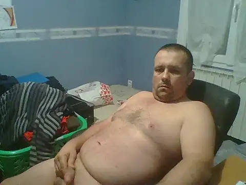 manubm03 online show from 12/17/25, 02:12