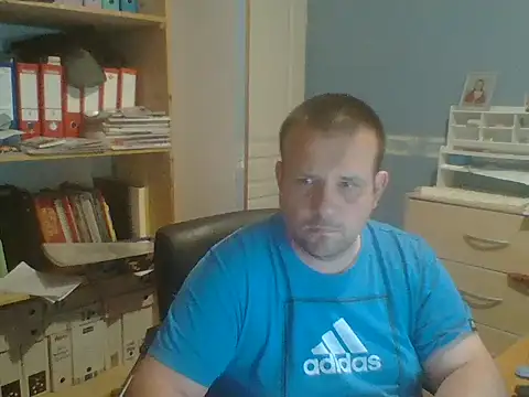 manubm03 online show from 04/20/26, 08:21