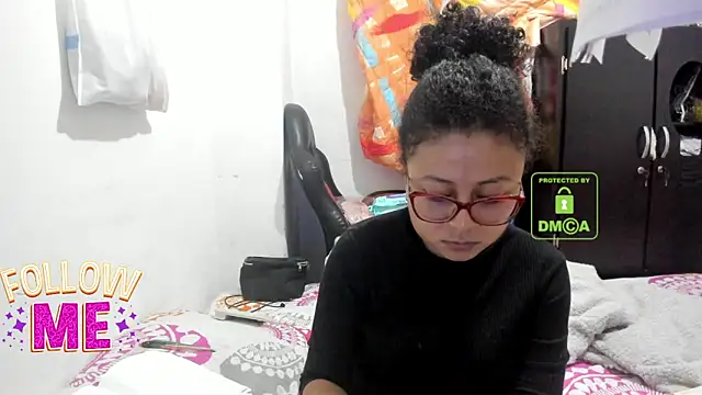 bonnie lam  online show from 11/14/25, 04:33