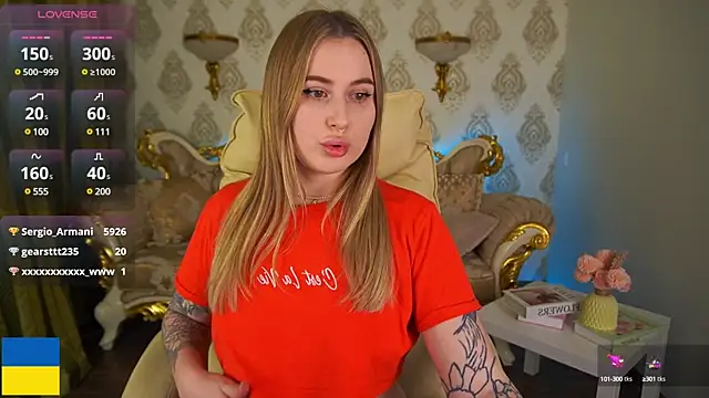 Snapshot of ArolinaNight chatting on 02/01/25, 01:02 ArolinaNight online show from 02/01/25, 01:02