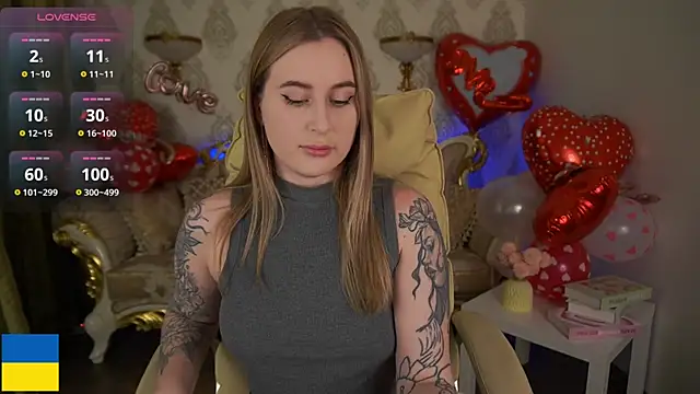 Snapshot of ArolinaNight chatting on 02/14/25, 10:04 ArolinaNight online show from 02/14/25, 10:04