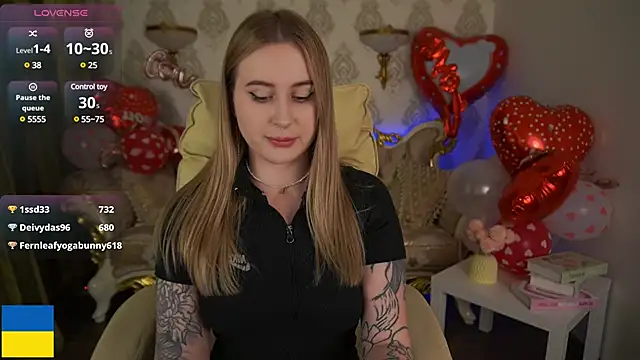 Snapshot of ArolinaNight chatting on 02/16/25, 03:58 ArolinaNight online show from 02/16/25, 03:58