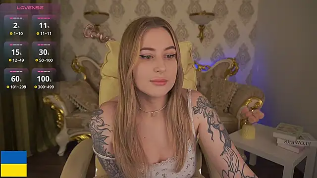 Snapshot of ArolinaNight chatting on 02/25/25, 09:46 ArolinaNight online show from 02/25/25, 09:46