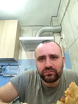 Snapshot of Govora chatting on 01/18/25, 11:21 Govora online show from 01/18/25, 11:21