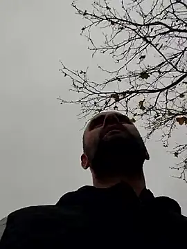 Snapshot of Govora chatting on 11/23/25, 01:33 Govora online show from 11/23/25, 01:33