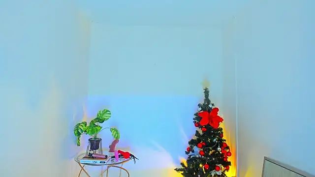 Snapshot of Carlota_peach chatting on 12/31/24, 03:53 Carlota peach online show from 12/31/24, 03:53