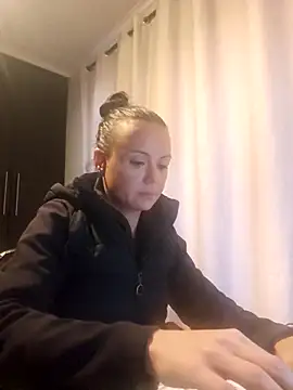 MrsBunnyBum online show from 04/21/26, 06:41