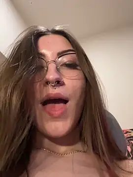 Snapshot of jade_369 chatting on 03/04/25, 04:06 jade 369 online show from 03/04/25, 04:06