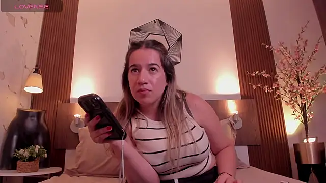 Antonellachic73 online show from 04/20/26, 10:00