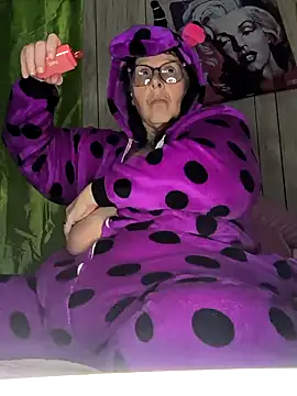 Snapshot of davisdesires@xh chatting on 12/12/24, 07:15 davisdesiresxh online show from 12/12/24, 07:15