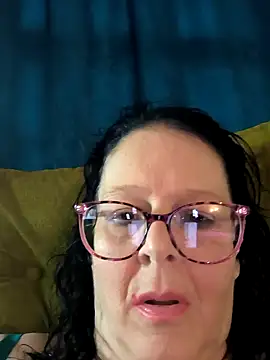 Snapshot of davisdesires@xh chatting on 12/30/24, 03:13 davisdesiresxh online show from 12/30/24, 03:13