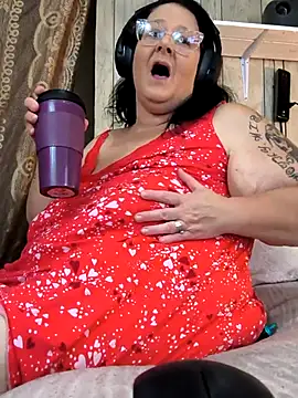 Snapshot of davisdesires@xh chatting on 09/09/25, 05:12 davisdesiresxh online show from 09/09/25, 05:12