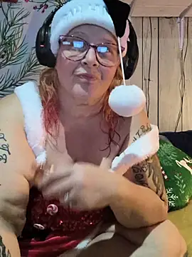 Snapshot of davisdesires@xh chatting on 11/25/25, 03:01 davisdesiresxh online show from 11/25/25, 03:01