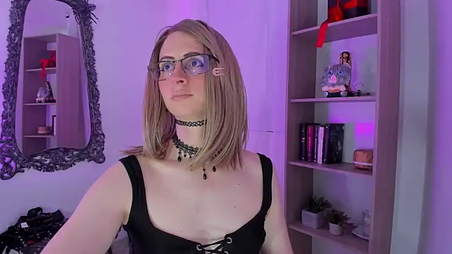 KimberlyJohnsoon online show from 11/29/25, 03:37