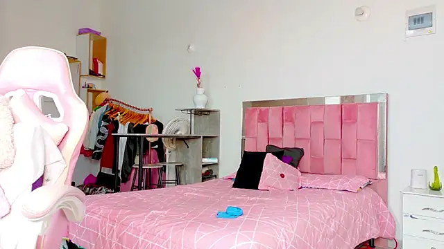 the queen aleja online show from 03/28/26, 12:49