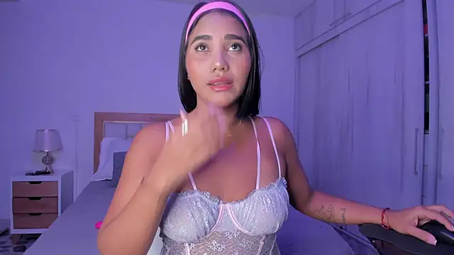 Snapshot of mia_hank chatting on 03/10/25, 11:42 mia hank online show from 03/10/25, 11:42