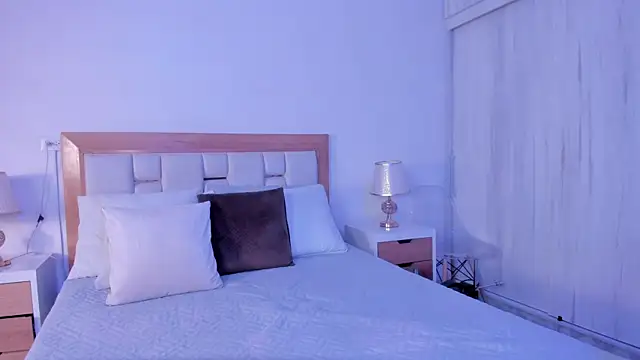 mia hank online show from 04/10/26, 11:37