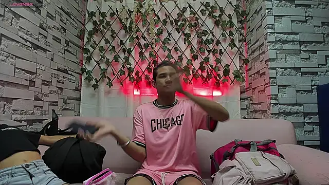 red point x online show from 02/09/25, 01:55