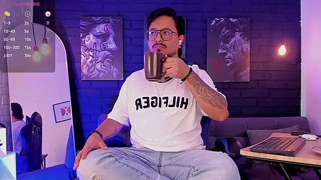 Snapshot of DaviidEvans_ chatting on 02/05/26, 01:49 DaviidEvans online show from 02/05/26, 01:49