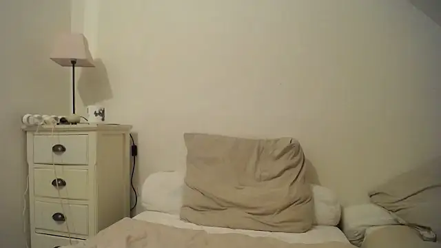 desirmiss1 online show from 02/12/25, 04:22