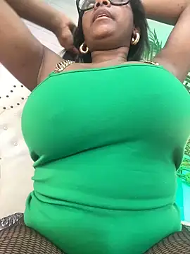 Snapshot of Tayra_Siny chatting on 01/16/25, 11:26 Tayra Siny online show from 01/16/25, 11:26