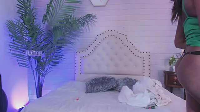 Snapshot of Tayra_Siny chatting on 02/20/25, 12:25 Tayra Siny online show from 02/20/25, 12:25