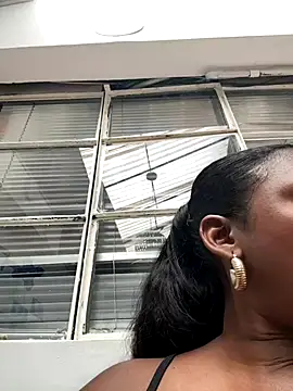 Snapshot of Tayra_Siny chatting on 10/12/25, 08:30 Tayra Siny online show from 10/12/25, 08:30