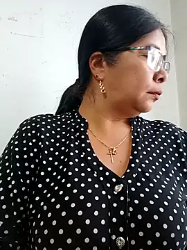 Snapshot of __valentina18 chatting on 01/23/25, 01:13   valentina18 online show from 01/23/25, 01:13