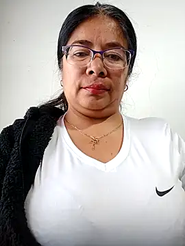 Snapshot of __valentina18 chatting on 03/03/25, 01:20   valentina18 online show from 03/03/25, 01:20