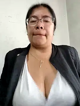   valentina18 online show from 11/05/25, 01:00