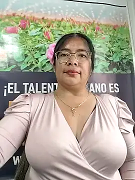   valentina18 online show from 04/23/26, 07:38