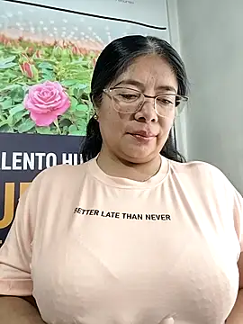  valentina18 online show from 05/04/26, 12:45