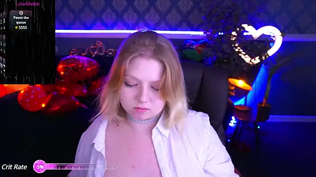 Snapshot of Tinker_Belll chatting on 02/19/25, 10:42 Tinker Belll online show from 02/19/25, 10:42