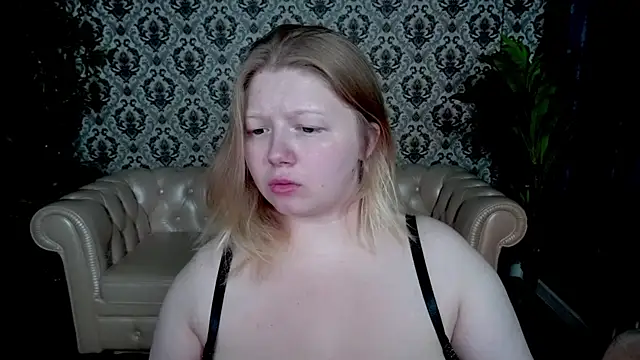 Snapshot of Tinker_Belll chatting on 09/22/25, 07:16 Tinker Belll online show from 09/22/25, 07:16